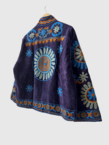 Veste en velours brodée à fleurs à col mandarin et manches longues, taille plus, vêtements d'automne pour femmes - Product Image 4