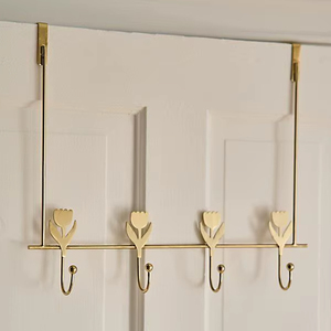 Porte-manteau en métal conçu pour la décoration intérieure rustique, idéal pour les besoins de rangement dans les armoires, les salles de bain et les entrées. - Product Image 1