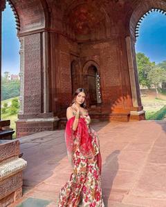 Último Modelo de Salwar Indio Bollywood para Mujer, Blanco, con Estampado Digital, de Seda Chinon Pura, Corte Regular, Secado Rápido, para Todas las Temporadas, Ideal para Fiestas y Bodas - Product Image 2