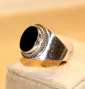 Bague en argent 925 avec onyx noir personnalisée pour femme, sertie clos, certifiée par un tiers, style tibétain, collection Rudra Gems, vente chaude - Product Image 4