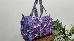 Bolsa de Viaje Deportiva Acolchada de Tela de Algodón Ecológica de Alta Calidad con Estampado de Hojas Moradas Indias, Cierre de Cremallera, para Mujer - Product Image 2