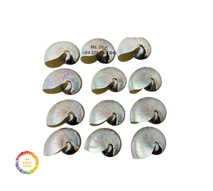 Ronds de serviette en coquillage blanc naturel faits à la main pour décor de table côtier de mariage et de fête du Vietnam - Product Image 2