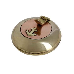 Poubelle cendrier ronde en métal avec petit cendrier à rabat avec couvercle Cendrier en métal portable luxueux personnalisé en usine Cendrier pour la maison - Product Image 4