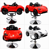 Chaise de barbier pour enfants en forme de voiture de sport blanche, chaise de salon hydraulique avec base ronde chromée, siège en forme de volant pour salon de coiffure pour enfants