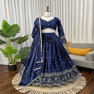 Vêtements de mariage en satin japonais avec broderie de fils et de sequins Lehnga Choli Shopping en ligne en Inde à prix de gros - Product Image 1