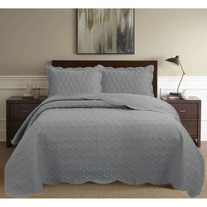 Cubrecama Acolchado Moderno con Diseño de Panal de Abeja en Gris, Tamaño Doble, Cubierta de Algodón Suave para Hogar u Hotel, Disponible en Tamaños Queen, King y Twin - Product Image 1