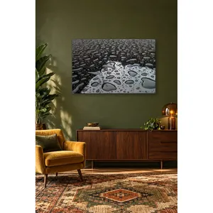 Gouttes d'eau Fida sur toile noire imprimée - Product Image 1