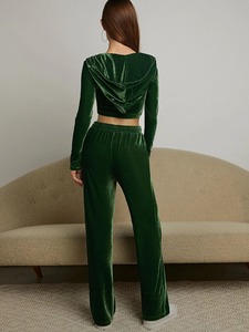 Conjuntos de chándal de terciopelo con capucha de alta calidad informales con estilo para mujer hechos a medida al por mayor - Product Image 3