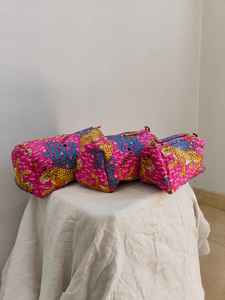 กระเป๋าเครื่องสำอางพิมพ์ลายดอกไม้ผ้าฝ้ายน้ำหนักเบาสำหรับเดินทาง พร้อมซิปปิด  งานศิลปะและงานฝีมือคลาสสิก จากราชสถาน - Product Image 5