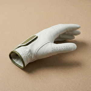 ถุงมือกอล์ฟหนัง Cabretta แบบกำหนดเอง สำหรับมือซ้าย นิ้วเจาะรู ปิดด้วยแถบตีนตุ๊กแก ปักลาย OEM แบรนด์ส่วนตัว สำหรับกีฬาปั่นจักรยาน - Product Image 1