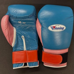 Guantes de Muay Thai Profesionales de Primera Calidad con Logotipo Personalizado, con Cordones, de Cuero Auténtico, Antideslizantes y Transpirables - Product Image 2