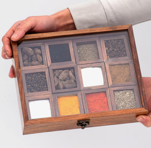 Boîte à épices en bois de cuisine contemporaine pour un style de maison moderne offrant un rangement organisé et élégant - Product Image 1