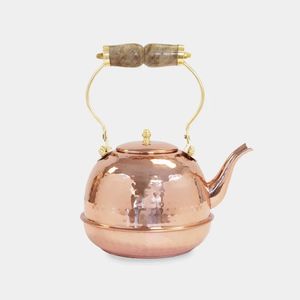 Hervidor de cobre decorativo con grabado floral y cuerpo tradicional adecuado para interioristas y coleccionistas - Product Image 3