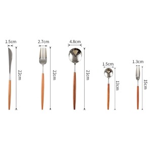 Cubiertos con Mango de Madera Delgado y Cabezas Redondas Plateadas para Cenas Formales, Hoteles, Restaurantes y Uso Profesional, de la India - Product Image 3