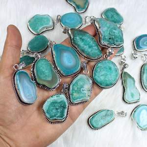 Colgante de rebanada de piedras preciosas de cuarzo Solar verde, joyería Lisa pulida a mano, chapado en plata, estilo bohemio, regalo Unisex para mujer - Product Image 5