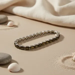 Bracelet à breloques en argent 925 pour femme, pierre naturelle taille émeraude, élégant, idéal pour les soirées, cadeau tendance - Product Image 1