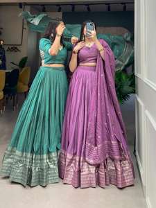 Dernière tenue de créateur Style moderne Belle plaine lourde de Chanderi Pure Lehenga Choli & Dupatta avec tissage Zari à vendre - Product Image 6