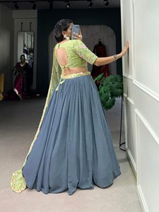 Diseñador Georgette Lehenga con bordado de lentejuelas Estilo paquistaní sedoso Lehenga Choli para damas de honor o fiestas de bodas - Product Image 2