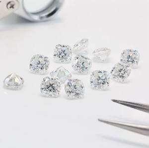 Moissanite de laboratoire taille coussin, excellente taille, certifiée Fancy Light pour la fabrication de bijoux - Product Image 3