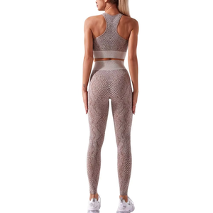 Nouveau femmes ensembles d'entraînement Yoga haut et vêtements de sport 2 pièces sans couture Yoga ensemble Fitness sport Gym vêtements femmes Gym Yoga ensemble - Product Image 2