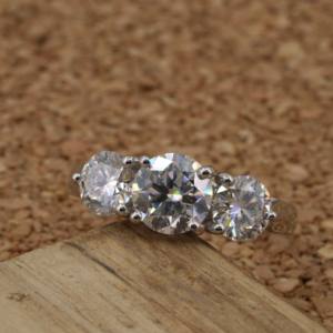 Anillo de diamante cultivado en laboratorio brillante fascinante, oro de 18 quilates, corte redondo, 1 quilate, VVS2, IGI, joyería fina certificada, regalo de compromiso para mujer - Product Image 4