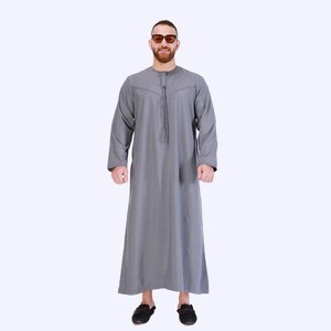 Vêtements islamiques à la mode pour hommes Thobe Jubbah arabe Qatar élégant respirant pour hommes Thobe Daffah Logo personnalisé - Product Image 6