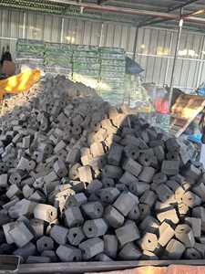 Briquettes de charbon de bois dur avec 0,5% de cendres 4953J Calorie 6-8mm de diamètre pour le chauffage - Product Image 2