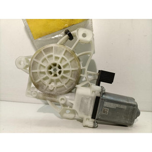 MOTORE ELETTRICO PER FINESTRINO ANTERIORE DESTRO MERCEDES Classe A (W177) A0009062810 608915(K9K) (18>) - Product Image 1