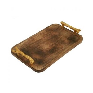 Plateaux en bois d'excellente qualité Plateau de service long rectangulaire avec poignées en métal coulé pour une utilisation polyvalente au prix de gros - Product Image 6