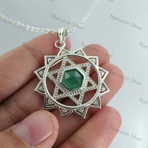 Collar de Plata de Ley 925 Hecho a Mano con Bisel de Corazón, Chakra Anahata, Gema de Aventurina Natural, para Meditación - Product Image 5