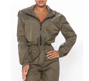 Survêtement pour femmes en nylon imperméable léger avec logo personnalisé, coupe-vent, ensemble de survêtement en nylon pour l'extérieur - Product Image 4