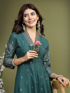 Nouveauté 2024 : Ensemble Kurta et Pantalon Palazzo pour Femme, Design de Haute Qualité, Bleu, Col en V, Coupe Trapèze, Brodé de Paillettes, en Viscose et Rayonne - Product Image 6