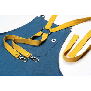 Tablier de travail en denim délavé jaune avec logo brodé pour la cuisine, les barbecues, les restaurants, les baristas et les serveurs - Product Image 3