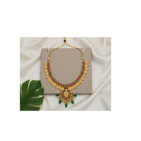 Ensemble de collier indien tendance en or mat de qualité supérieure avec boucles d'oreilles et mangalsutra pour bijoux de temple nuptiaux et tenues de mariage