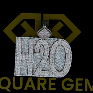 Élevez votre style avec notre pendentif lettre en argent sterling 925 personnalisé diamants Moissanite labgrown éblouissants - Product Image 3