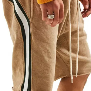 Pantalones cortos de deporte con logotipo personalizado, hechos de tela de rizo 100% de algodón, color sólido y adecuado para uso casual - Product Image 4