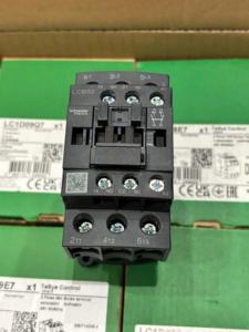 Schneider คอนแทคเตอร์3NO 3P (LC1D32M7) AC-3/AC-3e <= 440V AC 50/60Hz mV & HV คอนแทคแรงดันไฟฟ้าสำหรับ220V 380V AC - Product Image 2