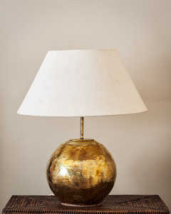 Elegante lámpara de mesa colgante de latón con base elegante para escritorio de oficina o mesita de noche Diwali Accent Lighting - Product Image 2