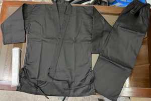 Uniforme de karaté personnalisable avec logo personnalisé pour vêtements d'arts martiaux et d'entraînement - Product Image 4