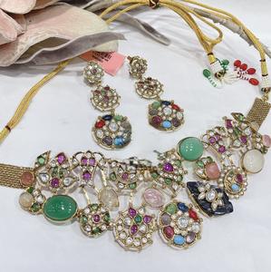 Conjunto de Gargantilla y Aretes de Alta Calidad, Chapado en Oro, Diseño Fusion Hecho a Mano, para Bodas, Colección Moderna para Mujer - Product Image 1