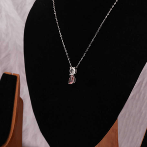 Colgante de Oro Rosa de 14 Quilates Hecho a Mano con Forma de Gato para Mujer, con Diamantes Cultivados en Laboratorio Redondos y Rosados, Chapado en Oro para Compromiso - Product Image 3