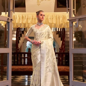 Lujosa colección de Sari de seda satinada suave con diseños elegantes con adornos delicados - Product Image 1