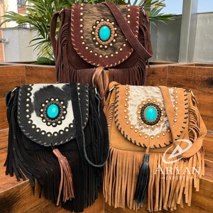 กระเป๋าหนังวัวแท้คุณภาพสูงสำหรับผู้หญิง กระเป๋าสะพายข้างขนาดใหญ่ หนังกลับแท้ แฟชั่นทันสมัย พร้อมพู่ห้อย - Product Image 1