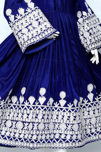 ชุดเดรสปักลายสไตล์อัฟกานิสำหรับผู้หญิงไซส์พลัส ตกแต่งด้วยลูกไม้และกระดุม สไตล์วินเทจลำลองทันสมัย แขนยาว คอสูง ระบายอากาศได้ดี - Product Image 4