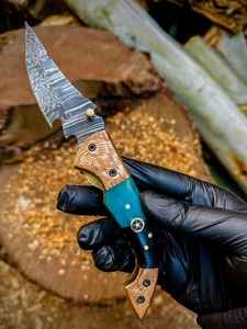 Cuchillo Plegable de Acero de Damasco Hecho a Mano, Hermoso y Personalizado, de Grado Industrial, para Campismo al Aire Libre, con Funda Personalizada - Product Image 4