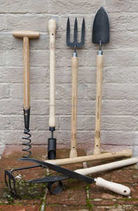 Wooden Handle Metal Garden <b>Shovel</b> Useful for All Your Garden Needs - Product Image 5