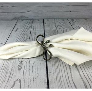 Anneaux de serviette en métal vintage, porte-serviettes en nœud papillon doré antique brillant pour les dîners de mariage, décoration de table - Product Image 1