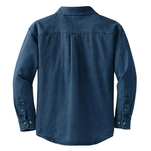 Chemise en jean boutonnée pour femme fabriquée avec un tissu respirant pour un usage décontracté ou quotidien au bureau - Product Image 5