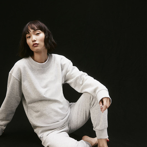 Sudadera de gran tamaño con hombros caídos para mujer con manga larga Jersey de lana gruesa para invierno Precio al por mayor - Product Image 2