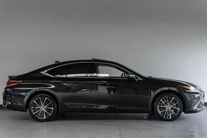 LEXUS ES300 300H BUSINESS LINE ADAPTIEF CRUISE 4 CYLINDRES 218 CV 5 PLACES TRANSMISSION AUTOMATIQUE 10 VITESSES OCCASION 2024 - Product Image 4